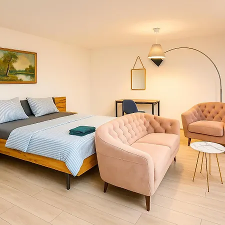 Appartement Modernes Mit Eigener Kueche & Bad Und Terasse *