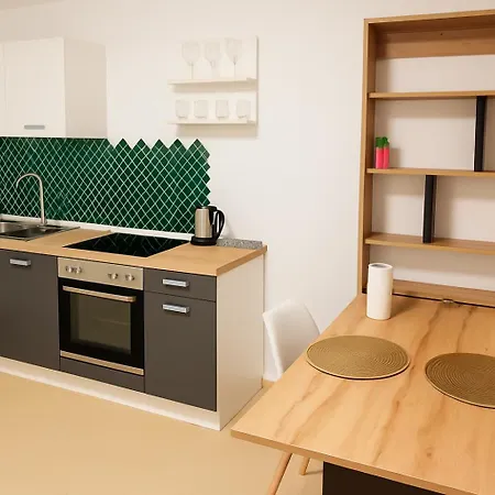 Appartement Modernes Mit Eigener Kueche & Bad Und Terasse